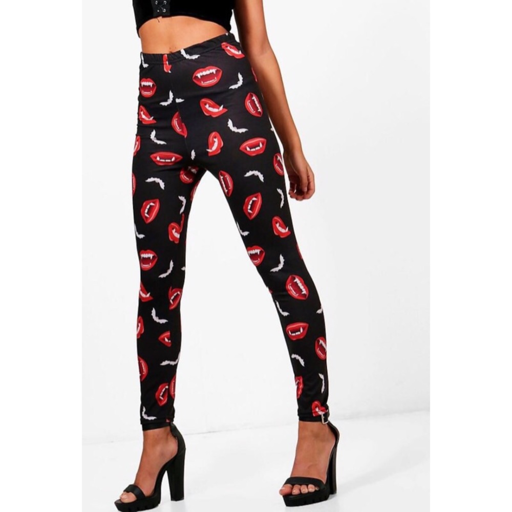 NWT boohoo black halloween vampire/bats leggings